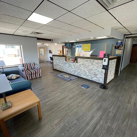 Days Inn By Wyndham Alpena Extérieur photo