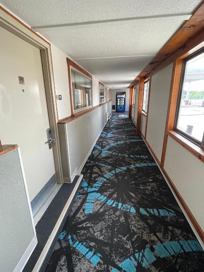 Days Inn By Wyndham Alpena Extérieur photo