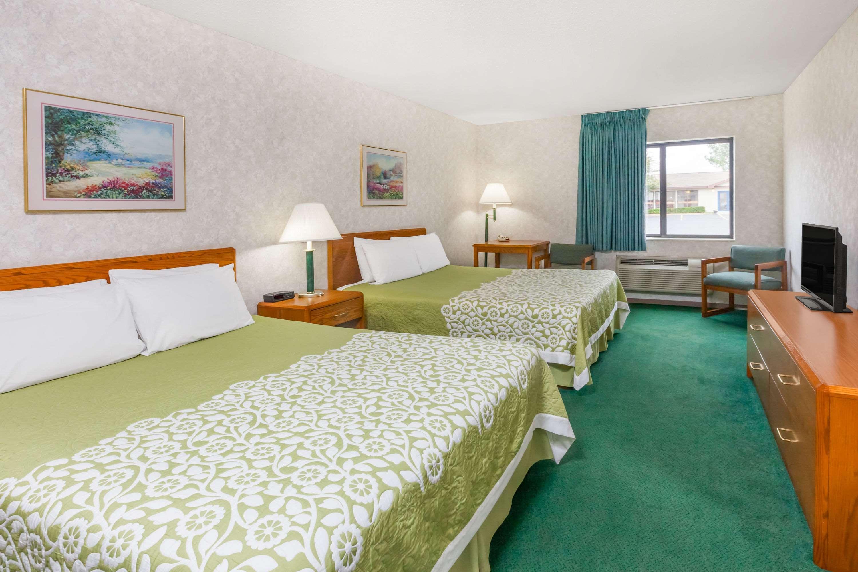 Days Inn By Wyndham Alpena Extérieur photo